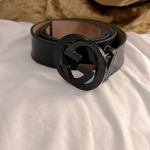 Gucci Belt Mens All Black. In very good condition. Bag included!